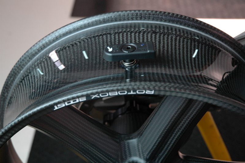 Rotobox carbon fiber wheel with temperature and pressure sensor